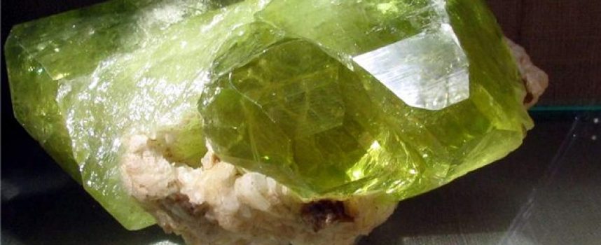 Бразилианит