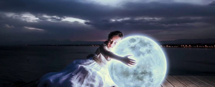 Слушай, что шепчет луна…